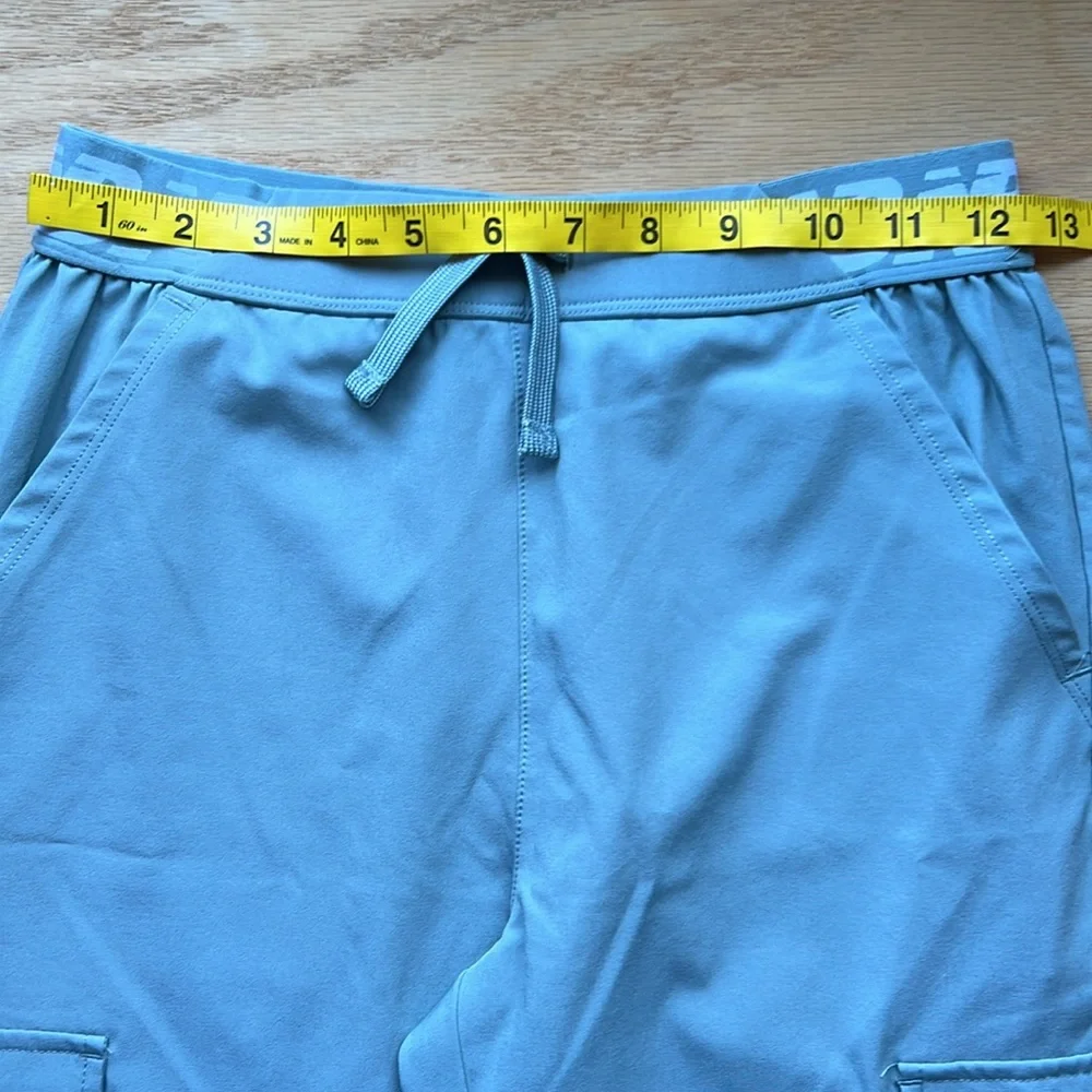 New Balance light weight Cargo Pants  Medium ( 10/12)